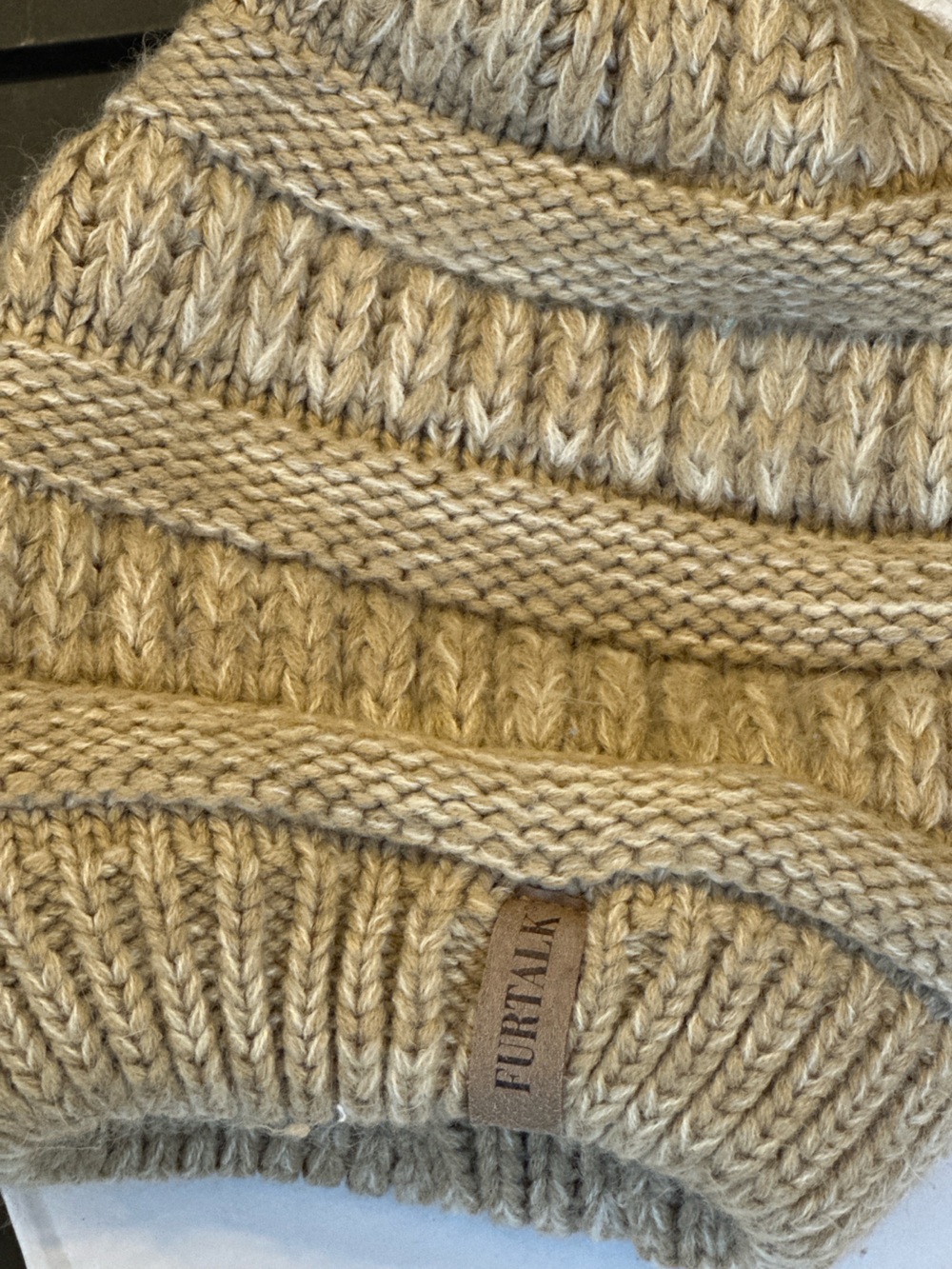 Winter hat toboggan Women’s OS One Size Gold-ish Tan